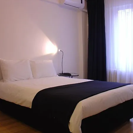 Hotel My -